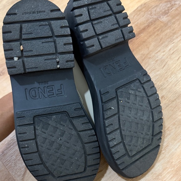 Fendi Cream and Gold Loafers - Picture 2 of 3